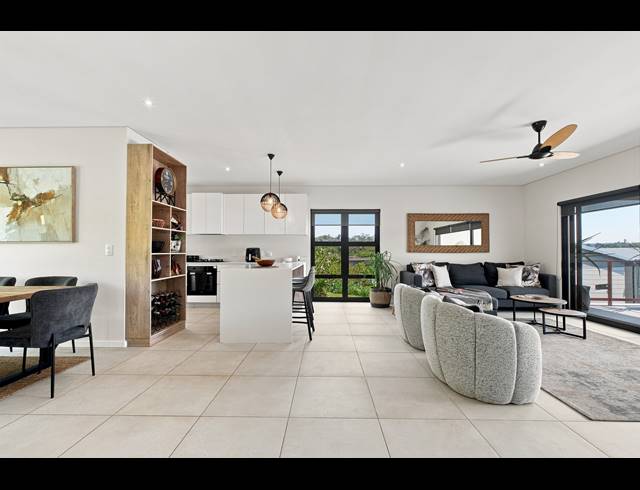 3 BEDROOM TOWNHOUSE FOR SALE IN PALM LAKES ESTATE